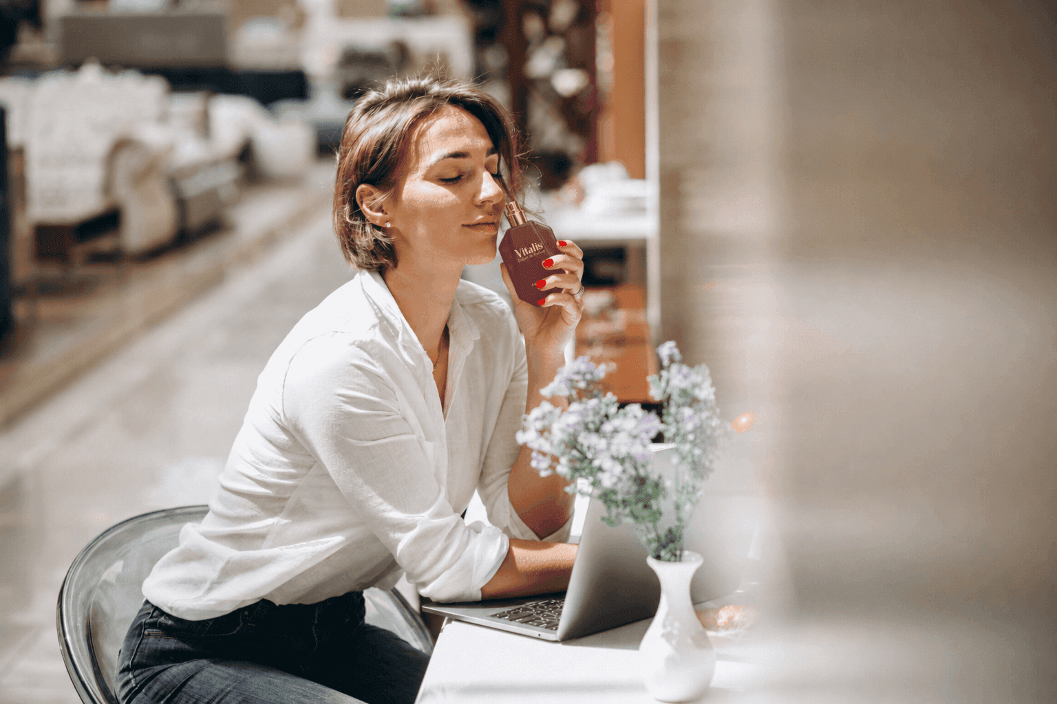 Apa Parfum yang Paling Cocok untuk Acara Formal? Ini Panduan Memilihnya