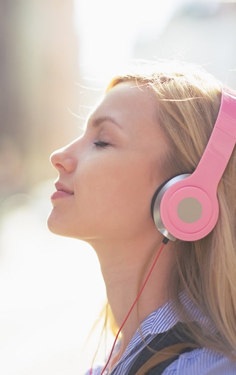 Ladies, Inilah 5 Jenis Musik Yang Membantu Kamu Atasi Stress